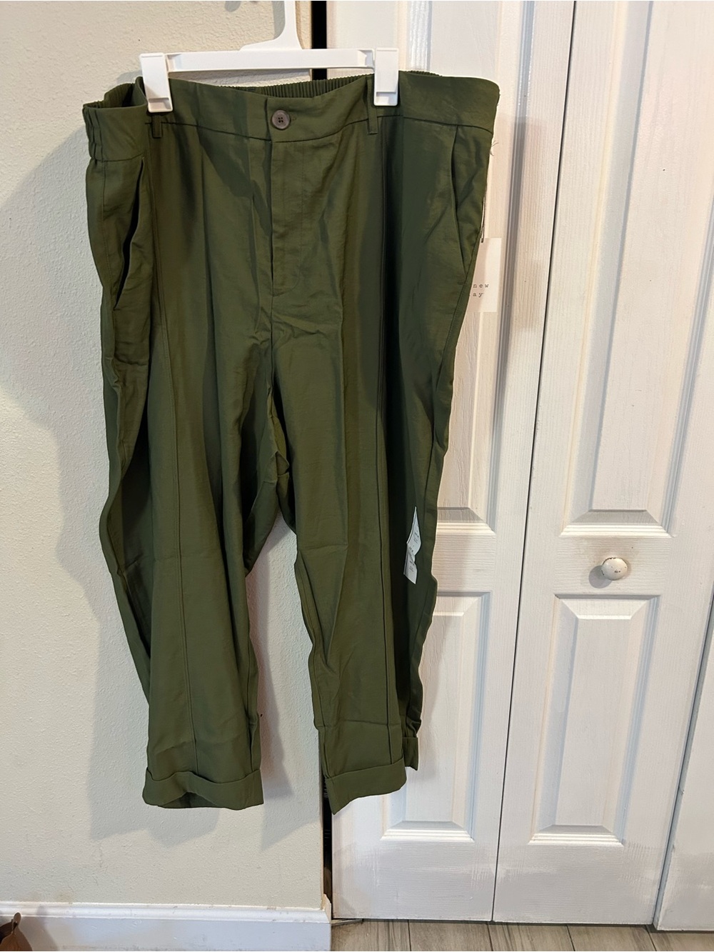 Women’s plus-size Olive Green Casual Tapered Pants